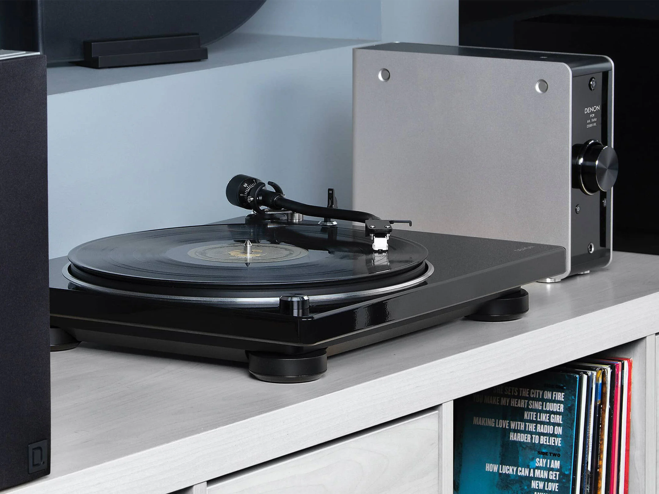 Denon DP-400 Yarı-Otomatik Pikap