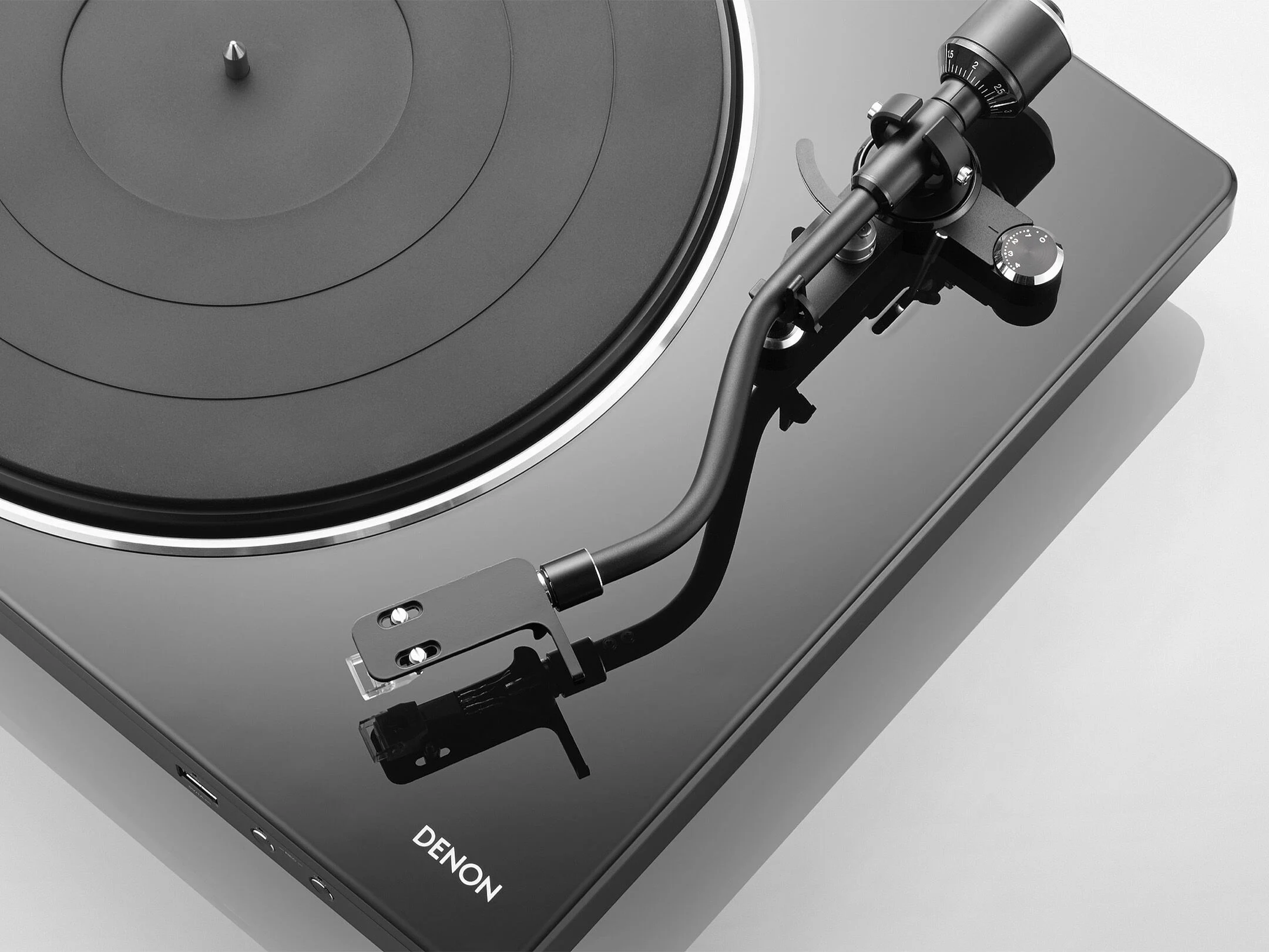 Denon DP-450USB Yarı-Otomatik Pikap & USB Kaydedici