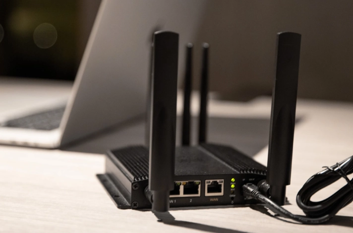 Peplink MAX BR1 Pro 5G Endüstriyel 5G Router 